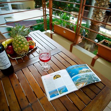 At Aqua Apartment Kallithea Athén Kültér fotó